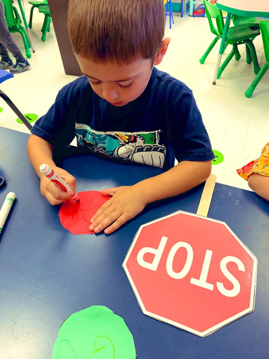 DanzDucks's tweet photo. Students were so excited to begin our sign study yesterday. I love study/project style teaching and learning. I canβt wait to watch this study unfold. #perfectlyimperfectpreschool #laceypop #signstudy #laceylittlelions https://t.co/h52Q2EyUrm