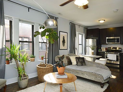 HonoreProp's tweet photo. Luxury 1 bedroom available November 1st in #Andersonville! In-unit laundry, central AC, pet friendly. https://t.co/ohzg57QLFc #forrent #ChicagoRealEstate #Apartments https://t.co/BQZAQWEk0X