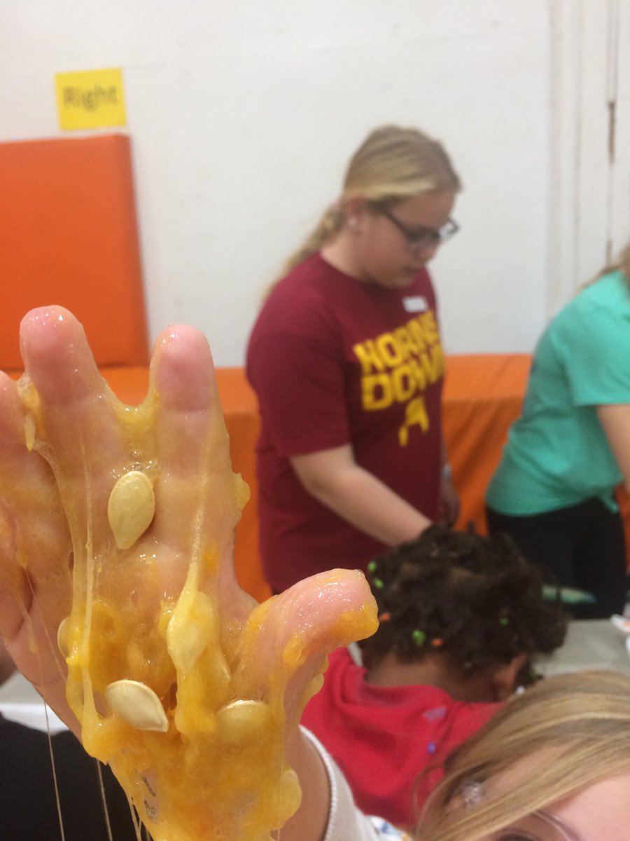 BenCarterIA's tweet photo. Kids slimy science day😁 #mepoclassroom https://t.co/VqNRqEjwJE