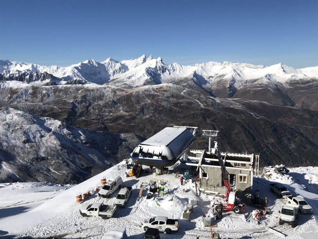 Toutes les équipes sont mobilisées sur le chantier de la Sandonière. Bravo pour le travail déjà accompli!#Valmeinier