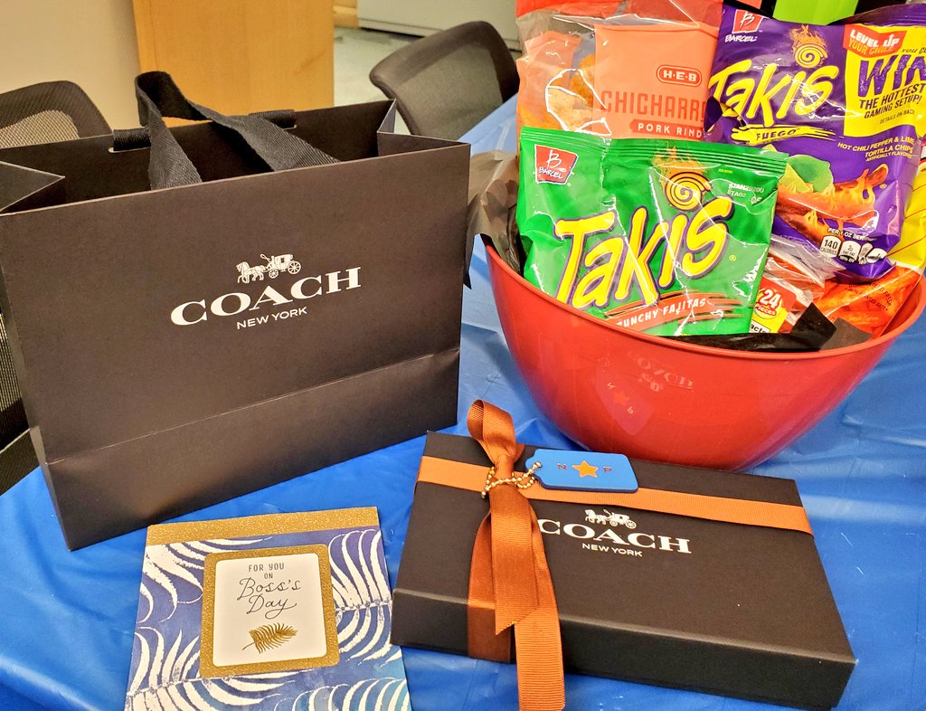 nperez10's tweet photo. Shout Out to My Amazing @HISD_ElemMath Team for My Boss's Day Gifts! They Know Me So Well ๐ค I Am Blessed for Each Day I'm Able to Lead, Coach, & Learn From Them ๐
#BestTeamEver
#TheAmazingMathTeam https://t.co/4ocksstqif