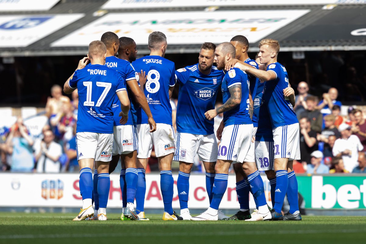 IpswichTown's tweet photo. 1️⃣4️⃣1️⃣

🥳🎂💙

#itfc https://t.co/TIsYbTOXv0