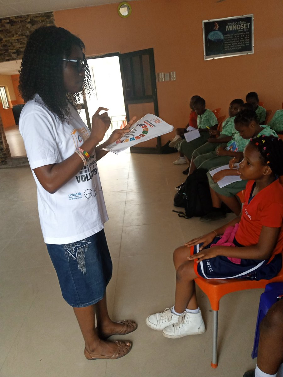 GoodnessOdey's tweet photo. Yesterday was an amazing time with these young mind learning #WorldLargestlessons. Through the #SDGs #Activation exercise, the kids were glad to learn about the global goals and identified their role in achieving the goals. A pupil said he'd achieve #SDG2 by not wasting food. https://t.co/RUi7bIgpO4