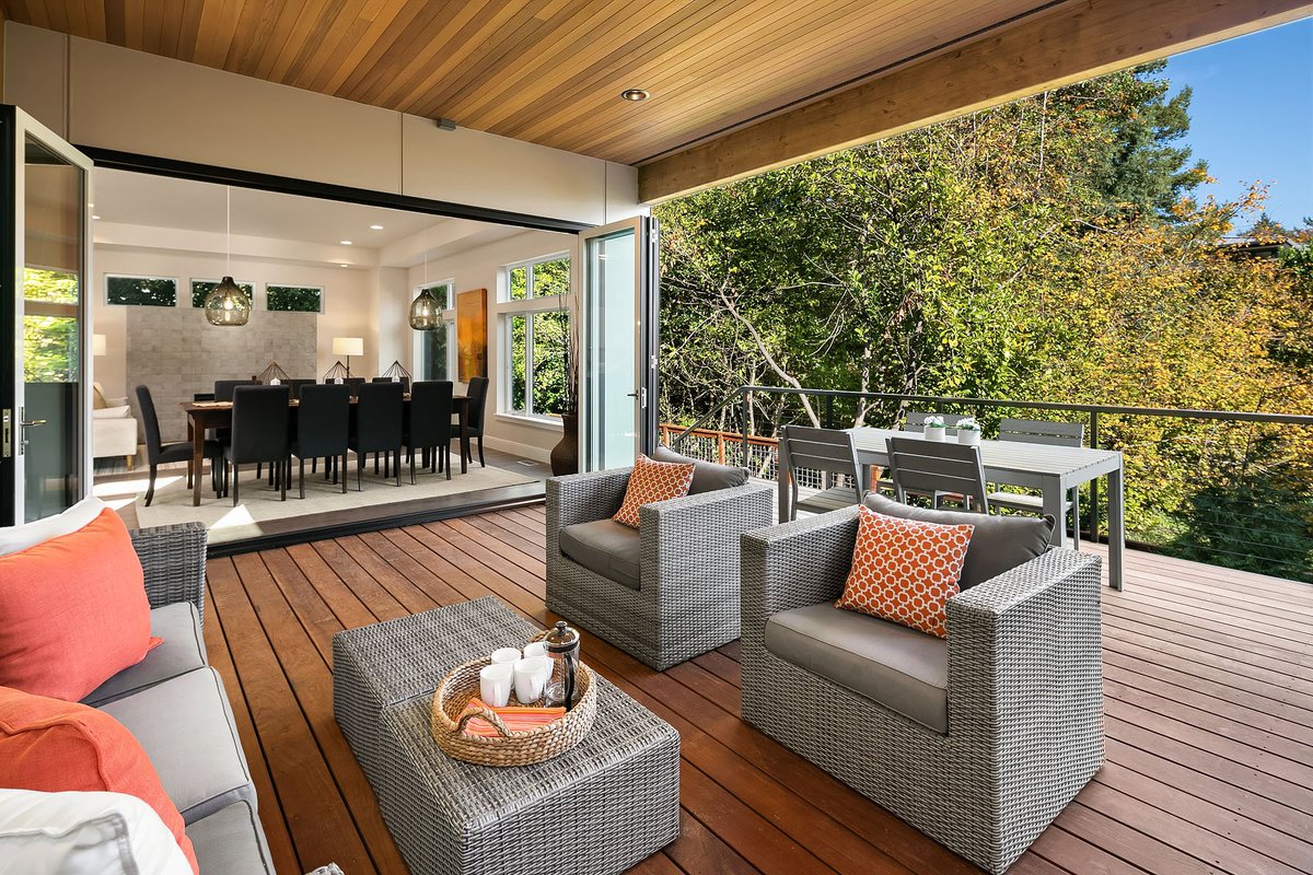 SummerwellHomes's tweet photo. Each home has an inviting covered outdoor living space incorporated into each home, with a natural and almost seamless flow from the indoors to the out.

#summerwellhomes #mercerislandrealestate https://t.co/OQPTGSGZLw