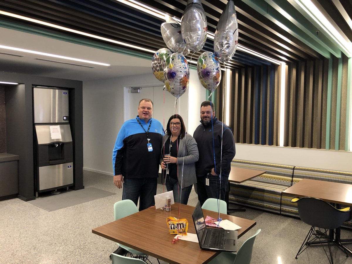 MesaBBSales's tweet photo. #happy boss day. Couldn’t ask for better leadership. Thank you John, Jerry and Jayme for all you do you for us 🙏🏽🙏🏽🙏🏽💙💙💙 #mesafam https://t.co/IeKmFslvAD