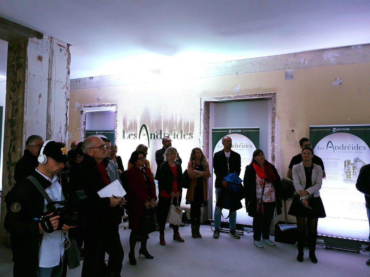 Gera2Emmanuelle's tweet photo. Batigère inaugure l'e-room de la Résidence Les Andreides  ( ancien hôpital Saint André à Metz) !
Au coeur de l'innovation, voyage en réalité augmentée dans un futur T3 doté du concept Design For all pour la salle de bain,  horizon fin 2020 !#Batigere livre 121 logements ! https://t.co/8WWgALSDoW