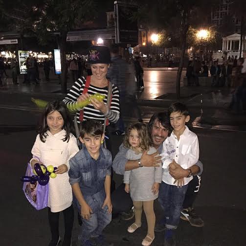 I am happy with my children, good evening to you ..