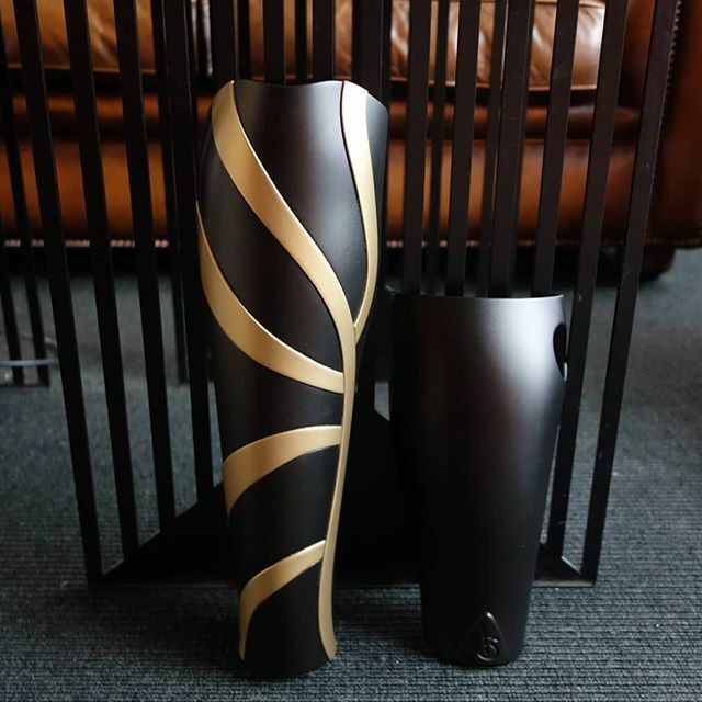 With a swirl of gold...
.
.
.
#staygold #anatomicstudios #personalized #prostheticfashion #prostheticcover #prosthesis #accessory #amputeestyle instagram.com/p/B3sGfIjJlKa/