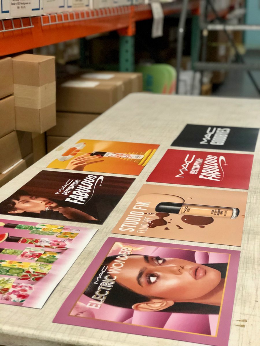 OmegaHIPS's tweet image. Magnetic message boards for @MACCosmetics 💄 #PrintMarketing #PrintAdvertising #PrintSignage