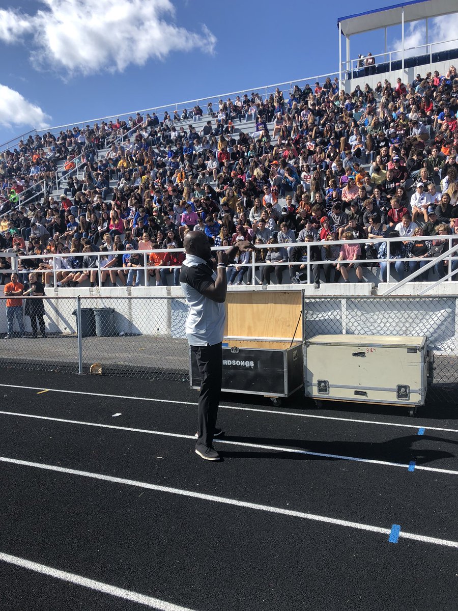 CC_FOF's tweet photo. S/o to all our awesome schools in our community for letting us take a few minutes to share #ccfof! #community @JacksboroEagles @cchstnofficial @Devils__Den and LMS #one see you tonight at 6:30 at CCHS! #letsgo https://t.co/cMKYSB3gzZ