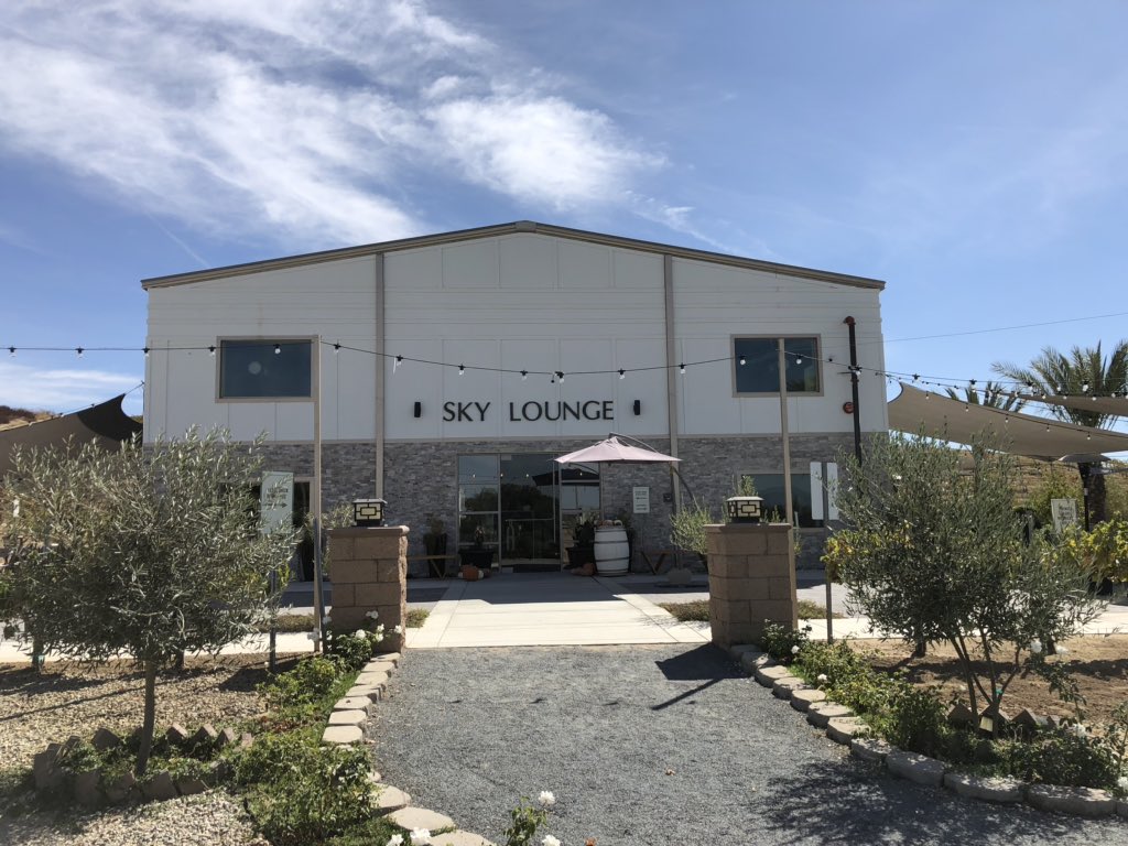 T2Marlene's tweet photo. One of the newer wineries in the valley @AkashWinery opened in 2018, had some renovations &amp; had grand opening this past July... Wine tender Moe pouring a tasty 2016 petite sirah... @visittemecula @TheSDLifestyle @wineadvnetwork @GetawaySD @ThinkerBeach @wine_dp https://t.co/yIi7JFkpZ5