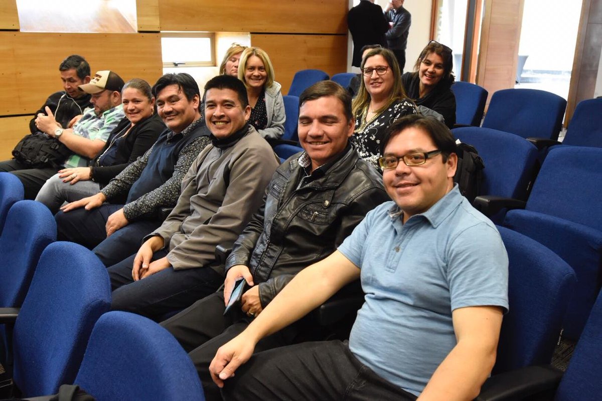 centre_uc's tweet photo. Acaba de iniciar la despedida de las y los becarios paraguayos que por 2 meses actualizaron sus conocimientos en el diplo. de Especialización en Gestión e Innovación Directiva❤️📚 ¡Confiamos en que llegarán a transformar las aulas de Paraguay! https://t.co/Odaj5vEjeZ @becalpy https://t.co/uRbOzTNZf1
