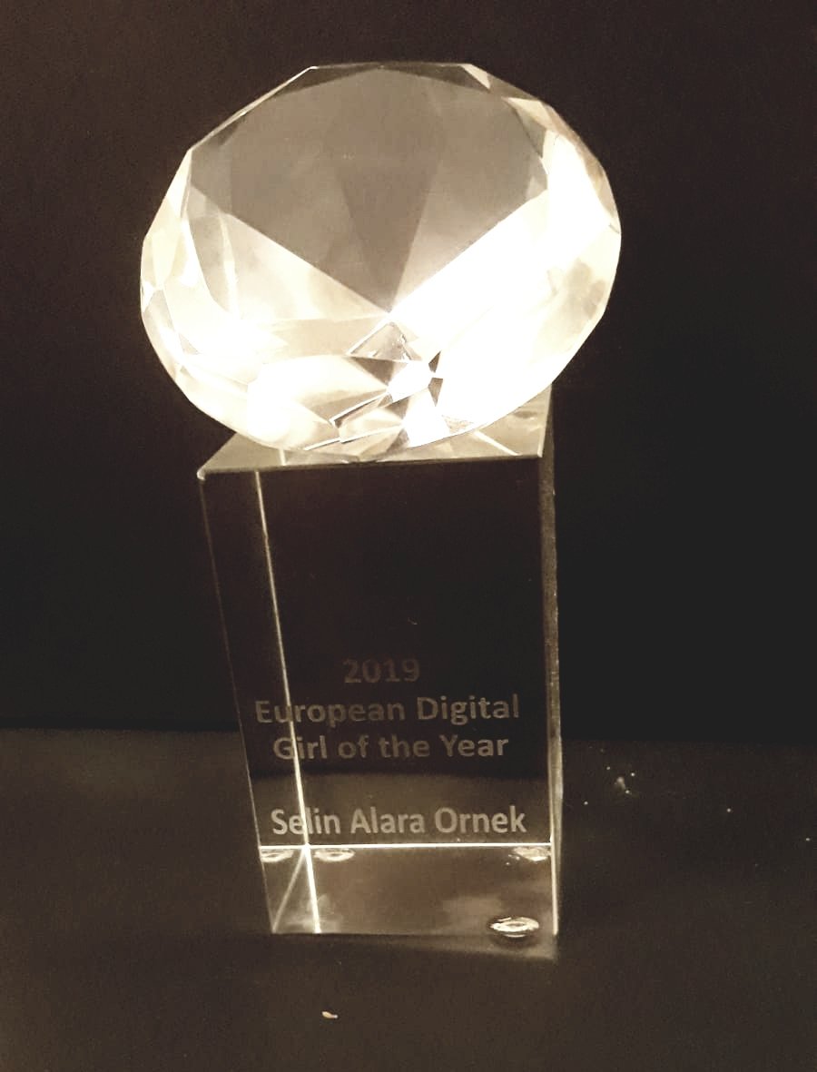 I am very pleased and honored to receive the "2019 Europe Digital Girl of the Year" Award(11-14 yearâ) given in  remembrance of Ada Lovelace.Tonight I received in Brussels. I am so happy 🥳🎉 <a href="/adaawards/">Ada Awards</a> #selinoid #girlswhocode #codelikeagirl #adaawards2019 #digitalgirloftheyear