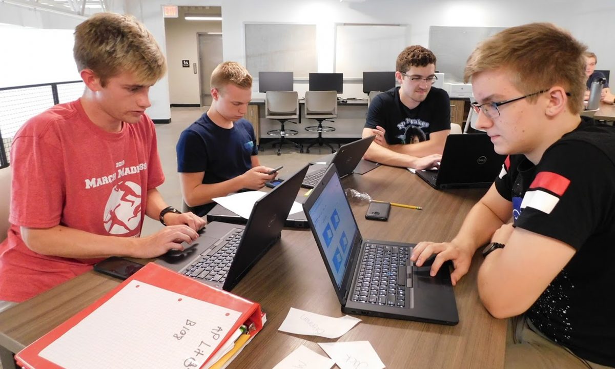 Attention high school students! The Entrepreneurship &amp; Innovation Center (EIC) is offering free, after-school workshops to WCS students. Learn more: wcs.edu/infocus/2019/1…