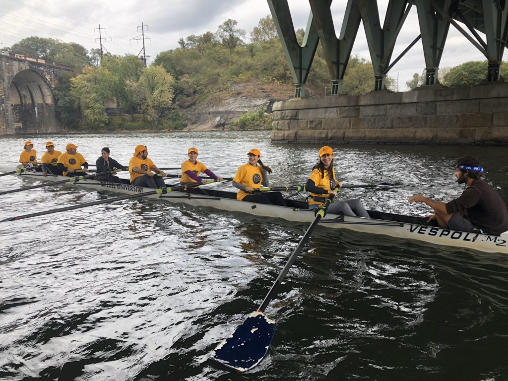 nithyar's tweet photo. We may not have won 🥇but we had FUN! #TwitterTakesWharton #TeamMargeritas 🥉🚣‍♀️🍹🍕 https://t.co/veyflxKXhH