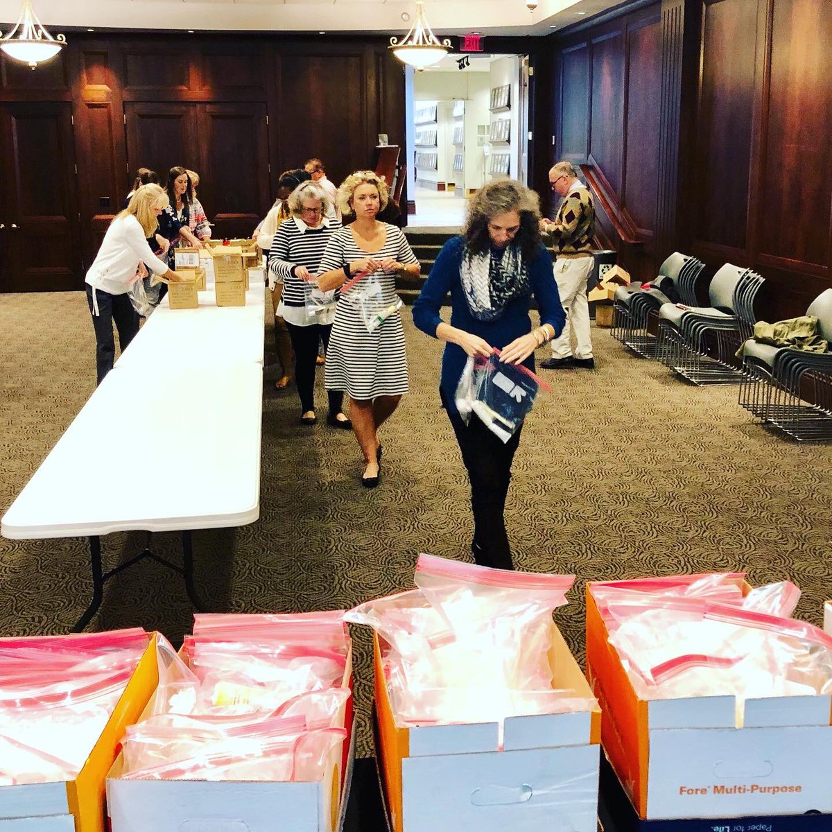 23 minutes & 24 MBers later... we have 900 hygiene packs for the @DaytonUnitedWay! We are so excited to see how these necessities help people in the area! A huge thanks to @SDCsmiles for donating 200 toothbrushes & 200 tubes of toothpaste for our drive! ❤️🦷🧼🧴 #MuchBetterAtMB