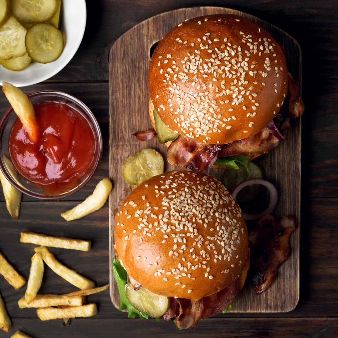 sync_exton's tweet image. Did you know that we have 8 different completely loaded burgers on our menu?! 🍔 Everything from our classic bar burger to our fish burger -- it's worth checking out!