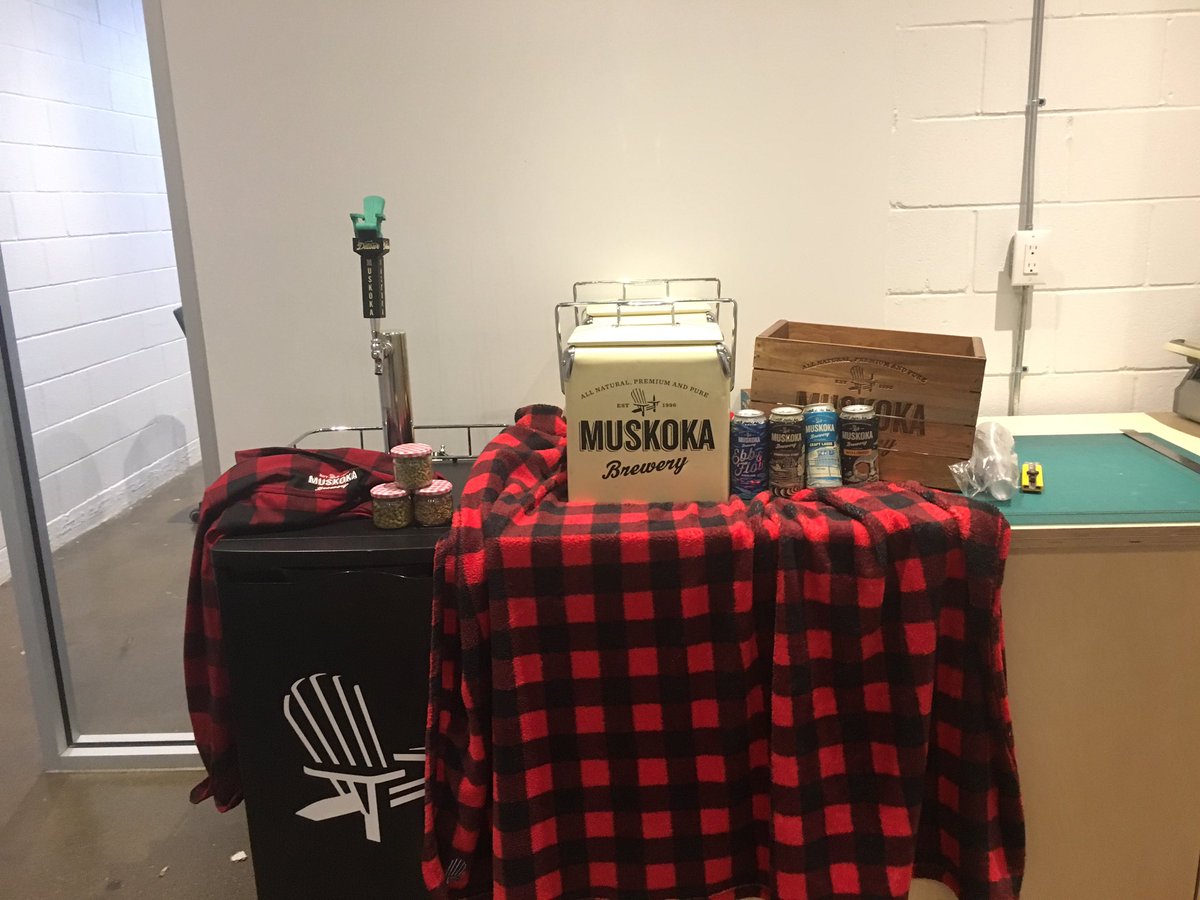 vanessaropp's tweet photo. #happyhour Office on brand #beer #tutoredtasting! https://t.co/bOHeswHZwP