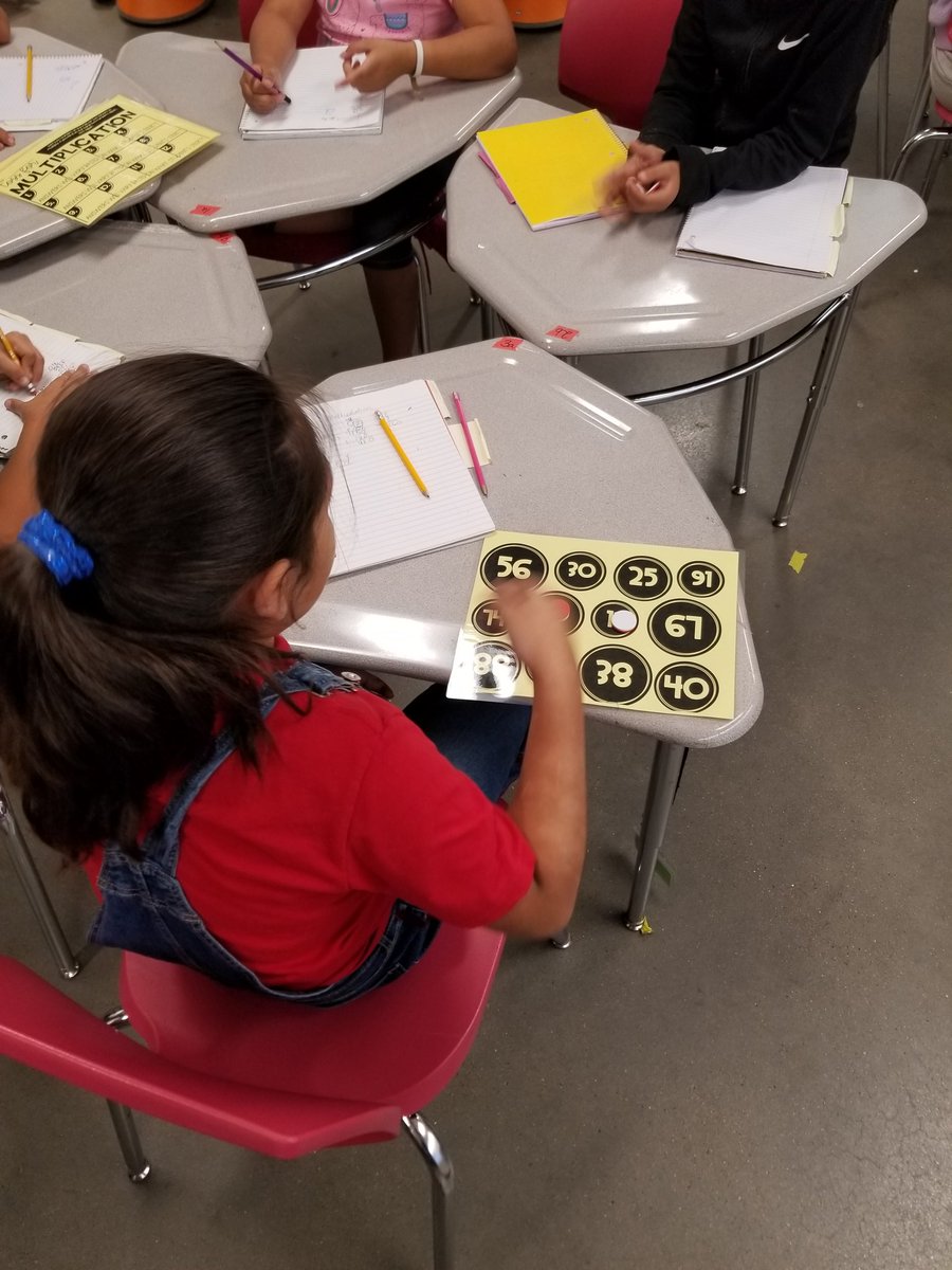 BPittmon84's tweet photo. Math enrichment in the ELAR classroom! @EKD_Elementary #EKD_LEARNING https://t.co/G4s7mjTEvE
