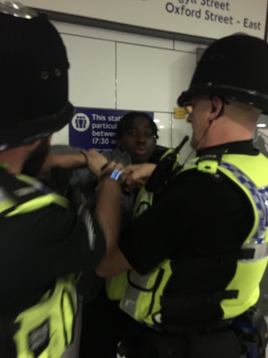 ShareefaEnergy's tweet photo. Managed to get police to de-arrest him. 40 mins cause he didn’t tap his card out the station but had tapped in. Ridiculous. Police need to stop unnecessarily arresting Black boys, was no need for 3 officers to man handle him. This finished with an officer asking me to train them https://t.co/GsGOVr8Ktd