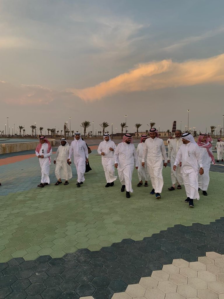 asirmunicipal's tweet photo. نظمت #أمانة_منطقة_عسير جولة لـ 40 إعلامي من المنطقة، وذلك لزيارة #واجهة_عسير_البحرية، وللإطلاع على المشاريع التنموية الواعدة التي من شأنها تحقيق الرفاهية للمواطن. https://t.co/uzJ8noTByH