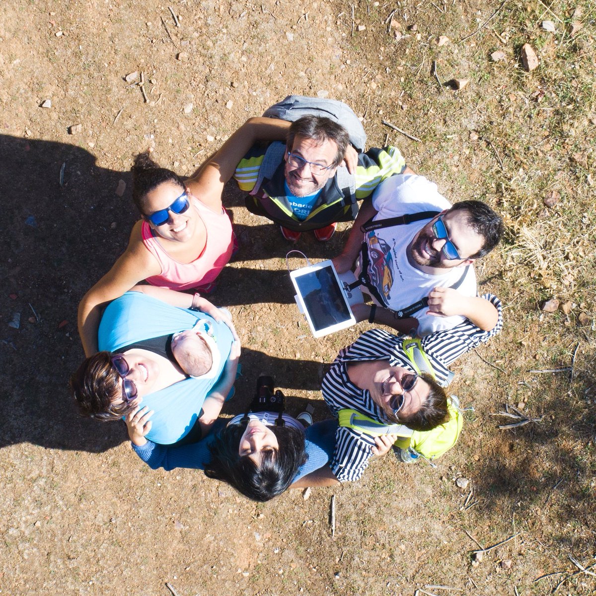 ismanchego's tweet photo. ¡¡Da gusto volar rodeado de amigos!!
@keasolucionesaereas #keasolucionesaereas #empresaoperadoradedrones #selfly #dron #amigos @lecargacao @spidercla @lola_garlochi @ohmcar19_oficial https://t.co/I4TmAycj5z