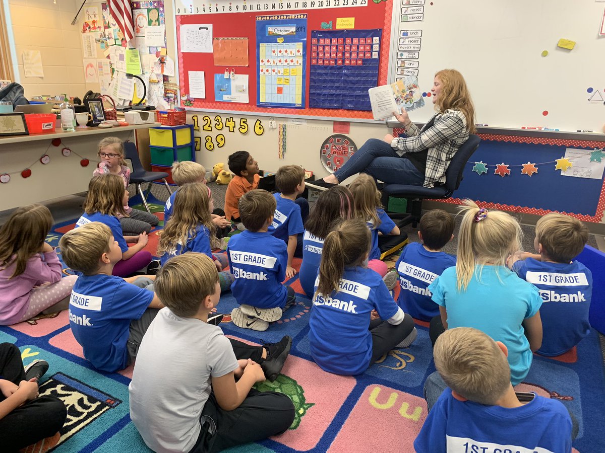 MadisonElemPCSD's tweet photo. It was a great day for reading at Madison! Our students enjoyed listening to their teachers from last year read to them! https://t.co/ScqDssux5q