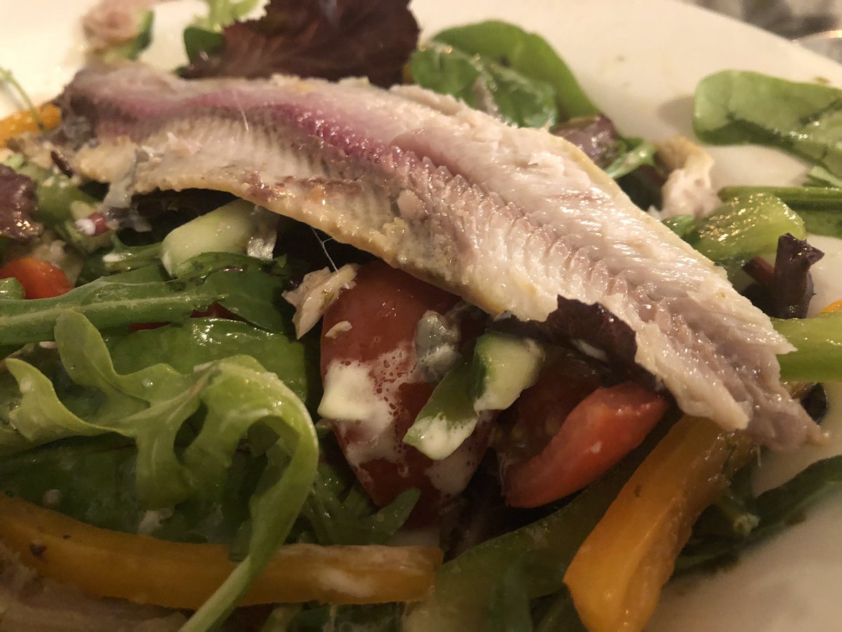 PassionSeafood's tweet photo. After a long journey today via South Wales, the Chef @FalconHotelBude has just made my day. Fresh baked, local #herring - outstanding use of seasonal, local catch.....😎👏🏻👏🏻👏🏻 👌🏼Bravo guys #topmarks #warmsmyheart #apassionforseafood #eatmoreherring 🐟 https://t.co/LVVU2EN0qD
