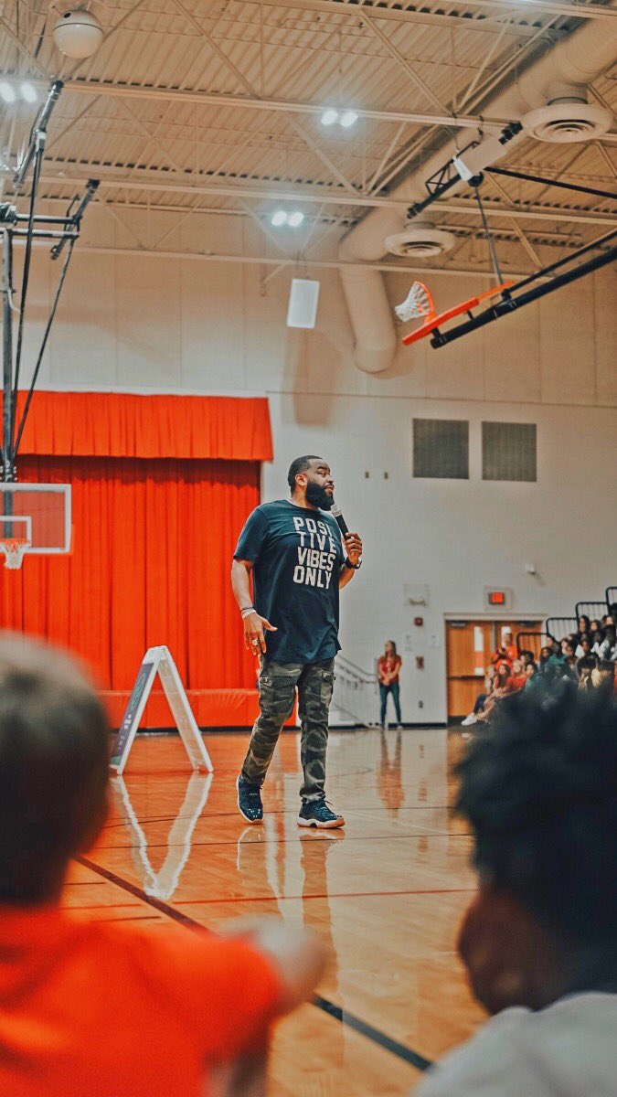 Shep71's tweet photo. Things heated up today! Shared at 3 more schools, and witnessed lives being transformed at all three. Let’s keep climbing! #ChaseTheLion #KeepTheChange #ShepInspires #LeaderSHEP #Motivate #Inspire #Schools #Education #TheGP https://t.co/H3R1OrleVp
