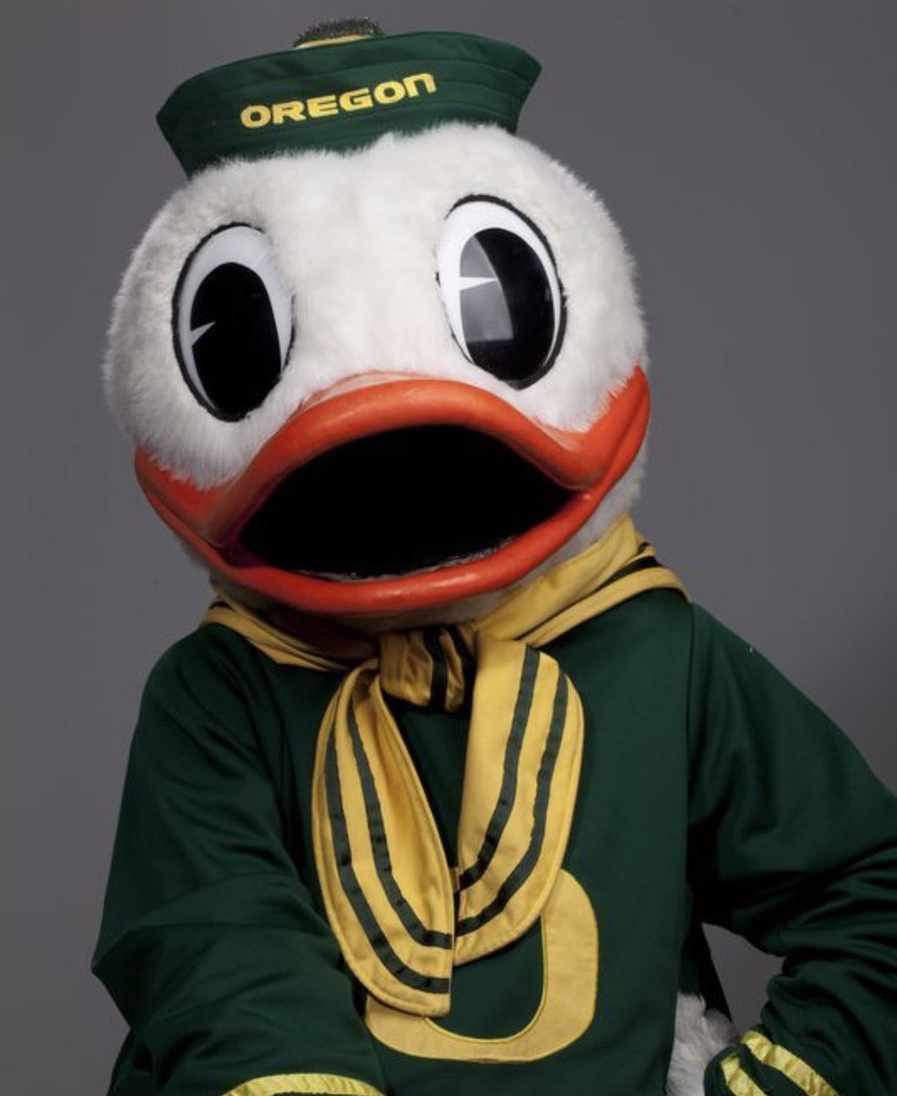 HarryTheHusky's tweet image. You vs. the guy she tells you not to worry about

@TheOregonDuck