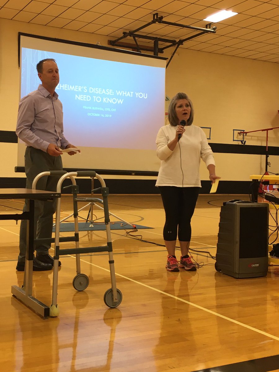 pburgFCCLA's tweet image. Alzheimer’s informational school meeting prior to our Color Run. 

#howwecanhelp #watchforsigns #awalktoremember #ksfccla
