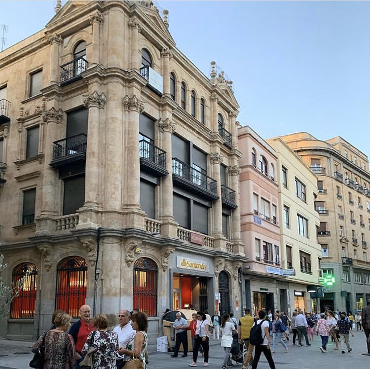 CHNGoGlobal's tweet photo. Last week CHN Go Global chaperoned a group of students back to their hometown of #Salamanca #Spain
Here are some highlights! 🇨🇦♥️🇪🇸 
@iesfrojas 
#studyabroad #GoGlobal #exchangestudent #español #españa #english #calgary #canada #yyc #yql https://t.co/AaFmDYrjvx