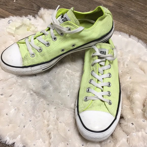 So good I had to share! Check out all the items I'm loving on <a href="/Poshmarkapp/">Poshmark</a> from <a href="/k86mauri/">@shopwthgrace32</a> #poshmark #fashion #style #shopmycloset #nike #obermeyer #converse: posh.mk/BBxp6xk5L0