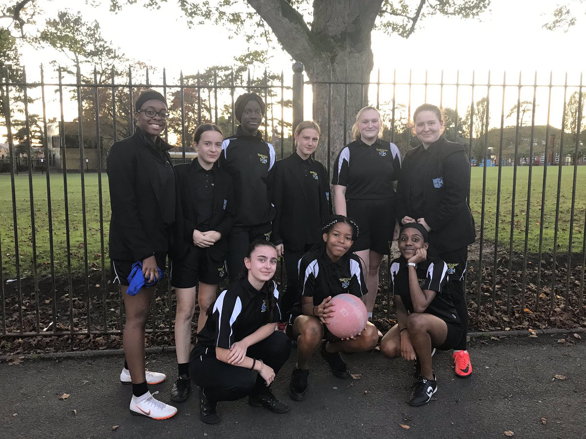 Great effort shown by the year 10 netball team today at the city netball tournament. Well done girls.
#goOLSC #welldone