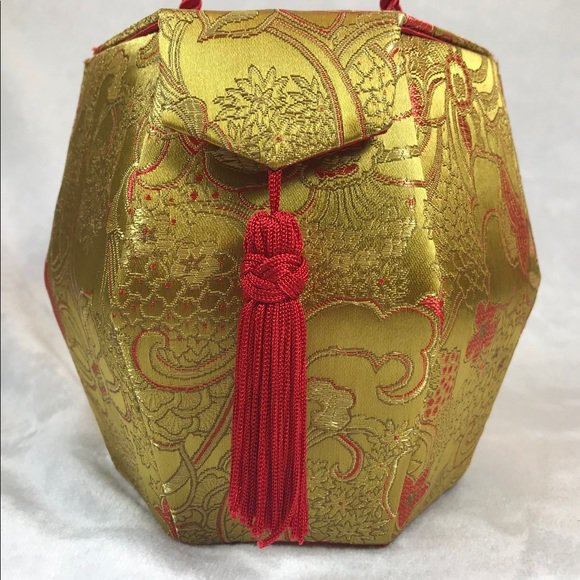 So good I had to share! Check out all the items I'm loving on <a href="/Poshmarkapp/">Poshmark</a> from <a href="/suestitches/">Susan</a> <a href="/panicatthewisco/">panicatthewisco</a> #poshmark #fashion #style #shopmycloset #anthropologie #pinkvictoriassecret: posh.mk/rN1kQ73aRX