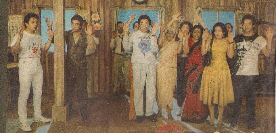 Ragunanthen1992's tweet photo. #MichaelMadanaKamaRajan Epic Climax Best Fun filled 😄  
4 Similar Appearances, 4 Different Dialect 
@ikamalhaasan 4 Roles as
🔹Michael 
🔹Madhanagopal 
🔹Kameshwaran 
🔹Subramaniam Raju 
#KamalHaasan 😍➕ #CrazyMohan 😄➕ #SingeetamSrinivasaRao🎬 
#MMKR https://t.co/PB6wkyFlwx
