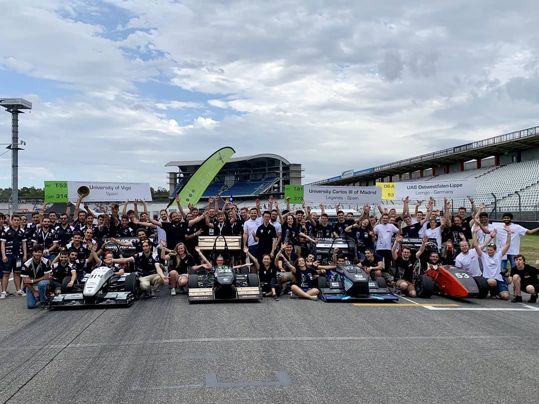 MADFormulaTeam's tweet image. @gestamp_es has accompanied and supported us for years and especially in the competitions!🏁
Here are some pictures with our mates and rivals.😈
We are all #FormulaStudentGestamp 🏎