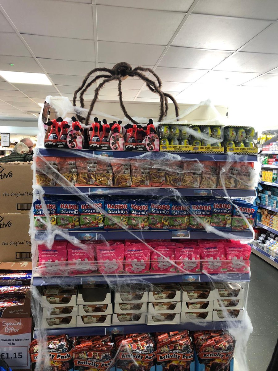 NatalieBrownCSL's tweet photo. More spooky decorations appearing @CommunityShops @Centre4ltd Taking Halloween decorations to the next level! #spookystores 👻🎃🕸🦇 https://t.co/791DmyMpey