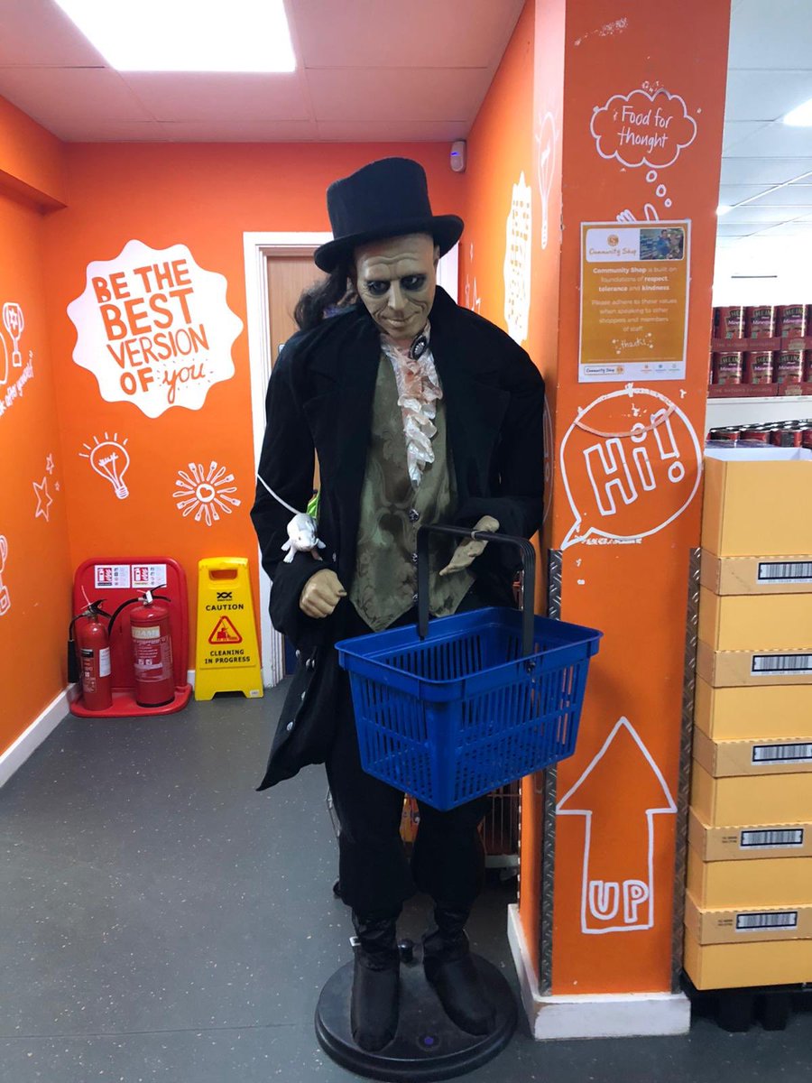 NatalieBrownCSL's tweet photo. More spooky decorations appearing @CommunityShops @Centre4ltd Taking Halloween decorations to the next level! #spookystores 👻🎃🕸🦇 https://t.co/791DmyMpey