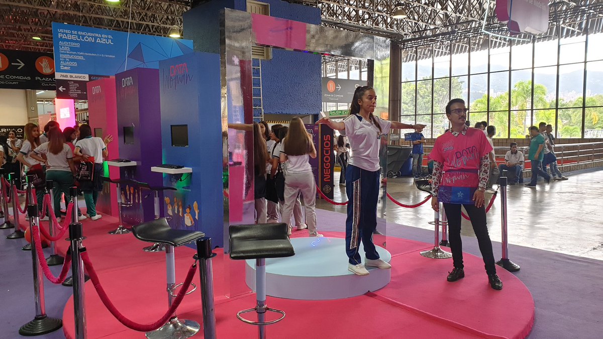 lotero61's tweet photo. Gran acogida ha tenido #DataWoman entre los asistentes a la feria #SiguienteNivel de @SapienciaMed en @plazamayormed, estudio del Centro de Formación en Diseño, Confección y Moda del @SENA_Antioquia para determinar las medidas y formas del cuerpo de las mujeres del #ValleDeAburrá https://t.co/2blAYBxTeU