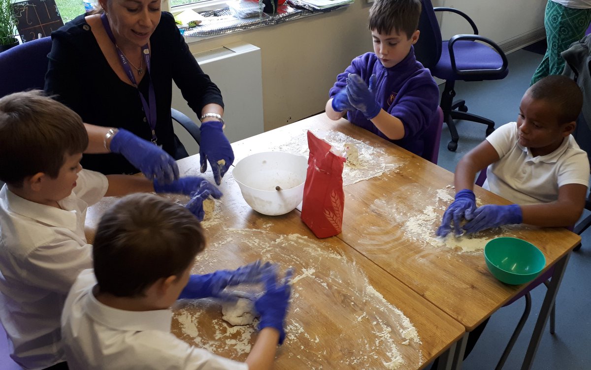 AshclassEPS's tweet photo. This week Ash class have been exploring rationing during WW2 before baking our own bread @EEC_Elaine @PrimaryElaine https://t.co/aiUJ1Ga2Qb