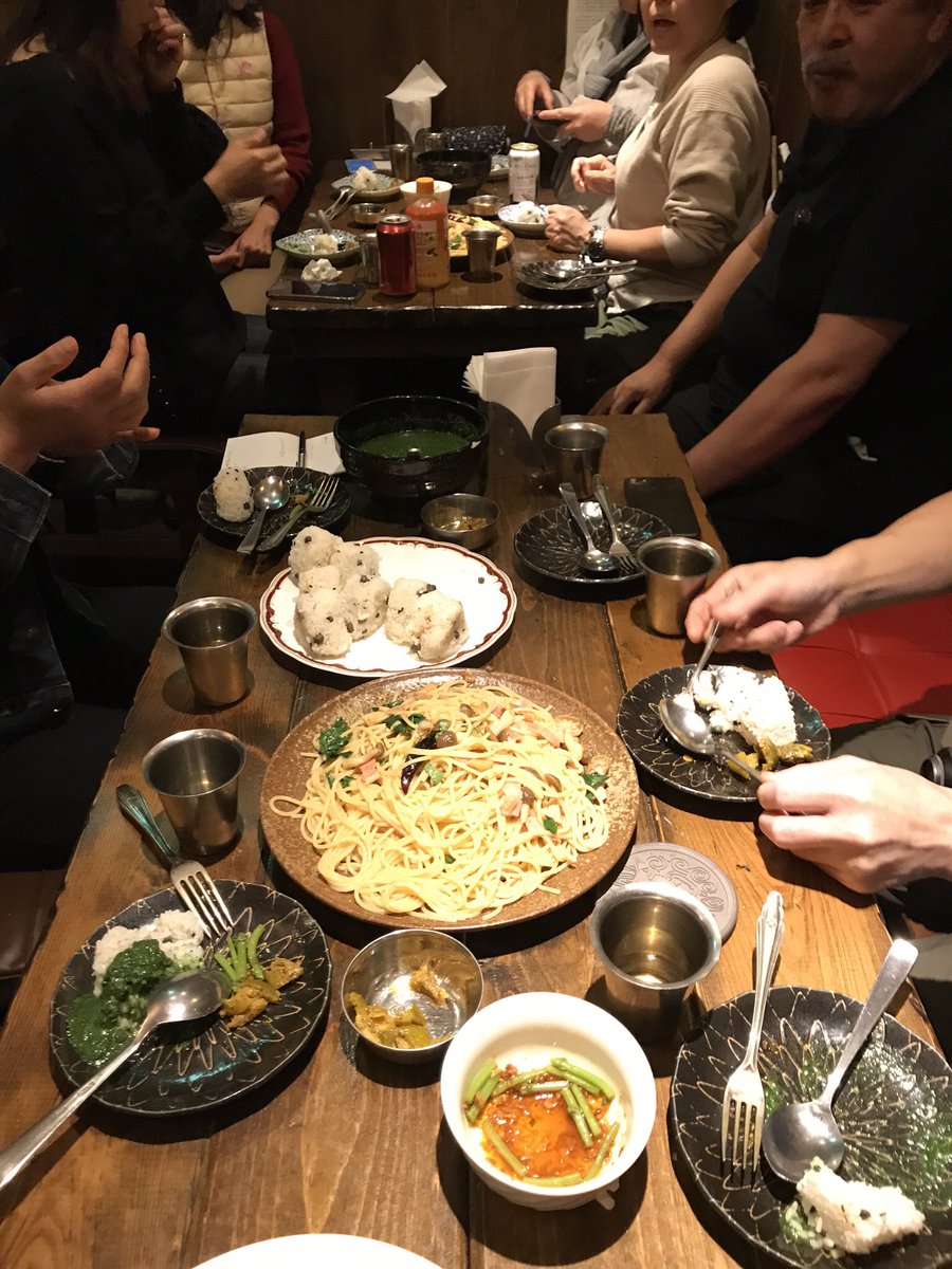 シェフ吉田 南インド料理 葉菜 昨日の野草の会の模様です 草を採って食べるという ことですが 楽しくて美味しい そしてお金 もかからない 大人になってお金をかけずに遊ぶことができるというのは なんだか素敵だなと思いました