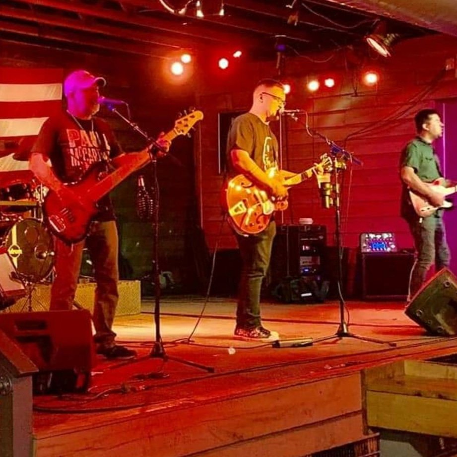 CowboyUpMendon's tweet photo. In The Grey live this weekend! Showtime 9pm. Doors 7pm. Line dancing lessons 7-8:45pm. @AshleyCovrett #countrymusic #livemusic #ColdBrew #linedancing #countrybar https://t.co/ttXYdJkp3t