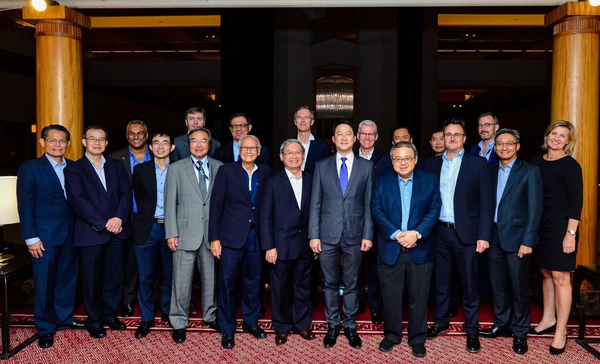 PMLam's tweet photo. Appreciation dinner for Singapore Maritime Institute International Advisory Panel (IAP) https://t.co/MAejGa71A5