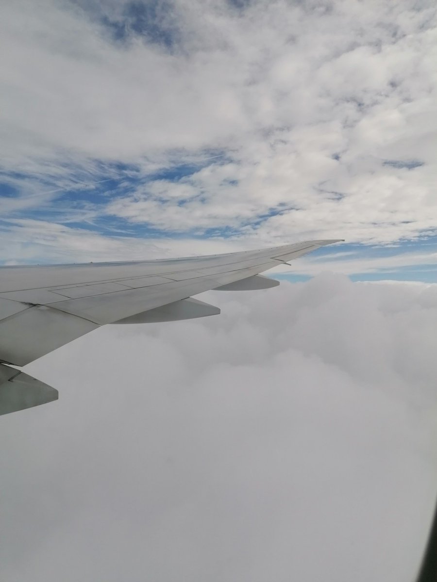 Travel2SandT's tweet photo. Pictures taken during the flight 😊
#flight #traveltokorea #intheplane https://t.co/YggMgbDd4O