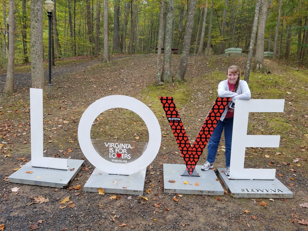 New blog post and video! gazette665.com/2019/10/16/hel… With details about our journey cross-country to Virginia. #movingday #autumnvibes