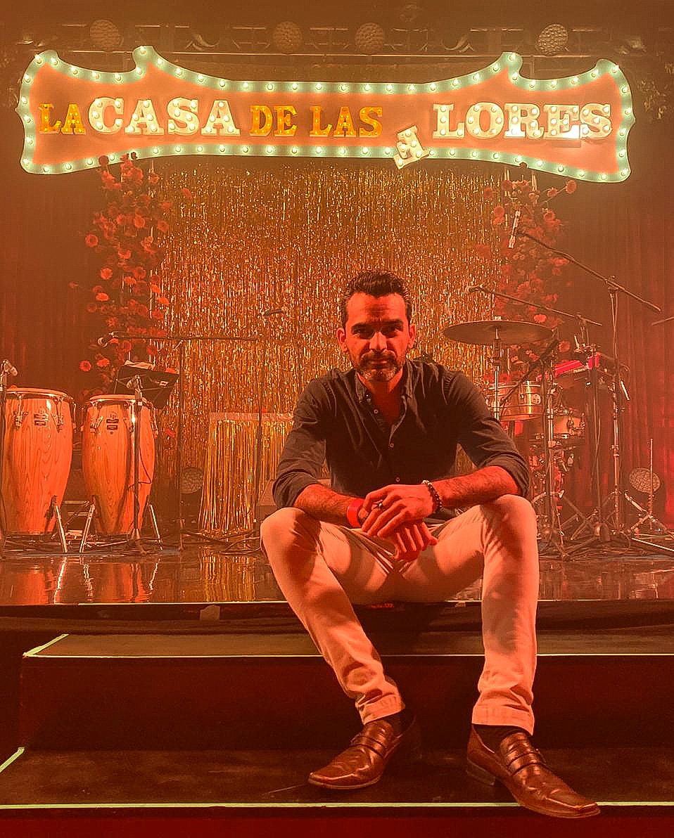 #LaCasaDeLasFlores 
#LaCasaDeLasFloresCabaret
#Netflix