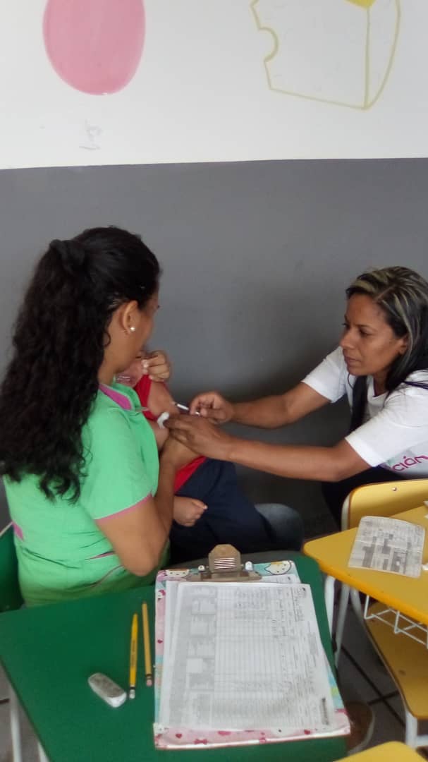 CeinCecca's tweet photo. Jornada médica: pediatría, oftalmología, odontología, vacunación y charla sobre la higiene dictada por Movimiento Somos Venezuela #MesDeLaEducaciónInicial  @MPPE_VCEUP @ZonaEducativaDC @zedcinicial https://t.co/XAJzOXp591