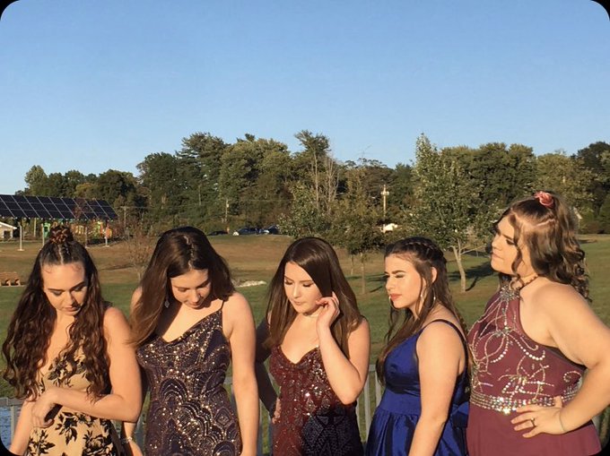 This was my last homecoming which is crazy. It was kinda trash but I had a great time with the people