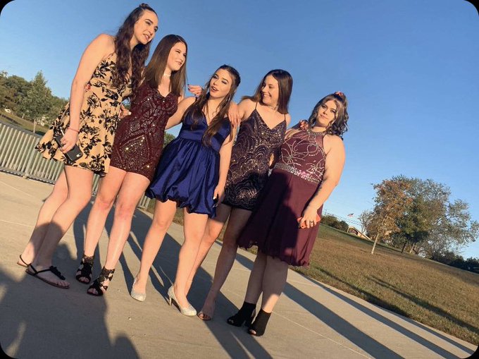 This was my last homecoming which is crazy. It was kinda trash but I had a great time with the people